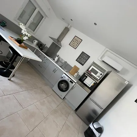 Le Lou Clapas Apartment *